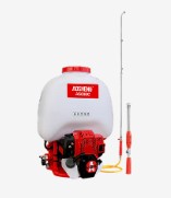 ガソリンガーデンツールを操作する際にはどのような保護具が必要ですか?