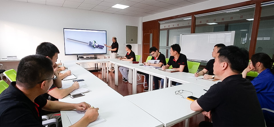 独立した研究開発